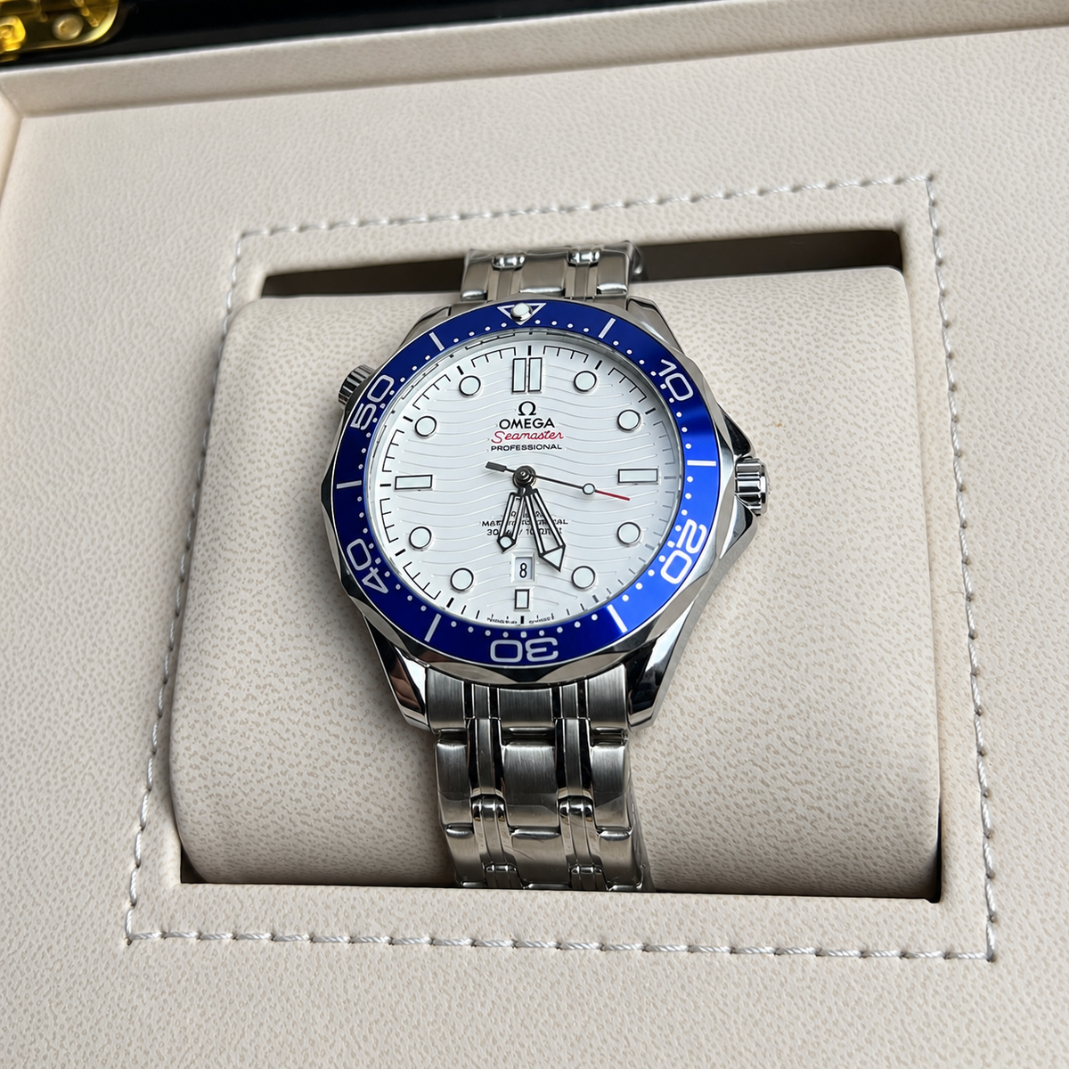 Seamster OMGA Date Only White Dial